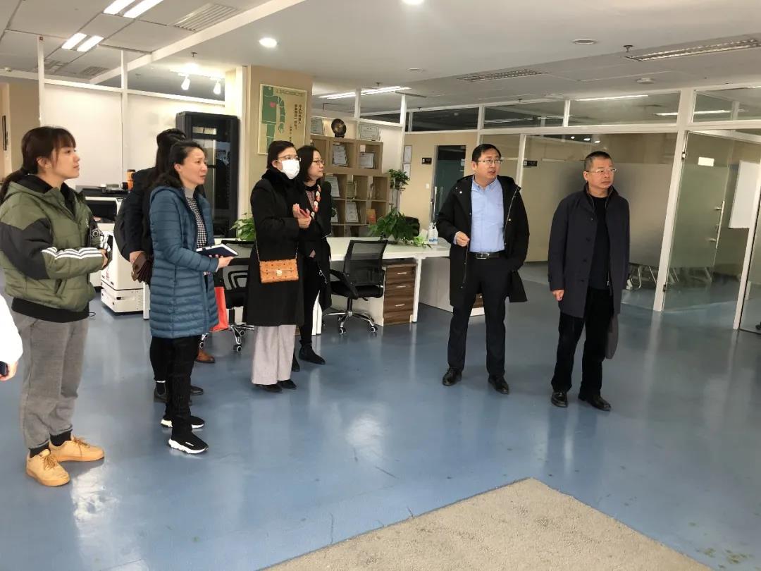市教委學(xué)生事務(wù)中心、成才與就業(yè)編輯部、上海市創(chuàng)業(yè)基金會(huì)（EFG）、覺群文教基金會(huì)領(lǐng)導(dǎo)蒞臨颯智指導(dǎo)(圖2)